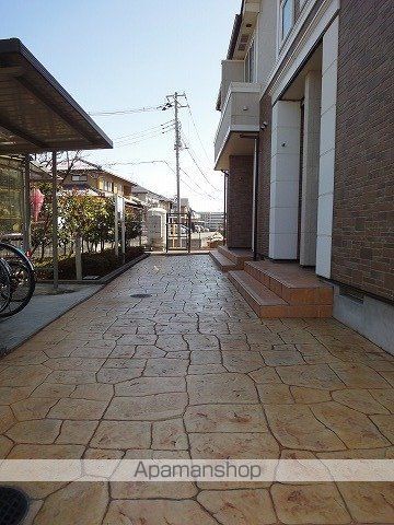 ラフレシール・Kの玄関写真