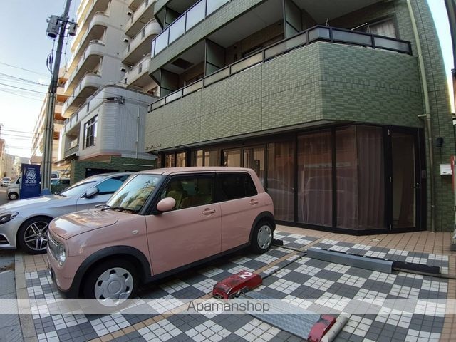 エクセリア舟入本町[1R/26.67m2]の駐車場