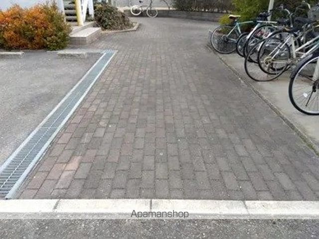 レオパレス志度の玄関写真