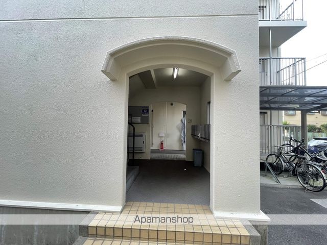 丸新ハイツの玄関写真