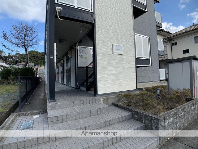 レオパレス殿田の玄関写真