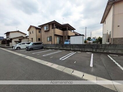 ヴィラ・アムール[3LDK/75.72m2]の駐車場