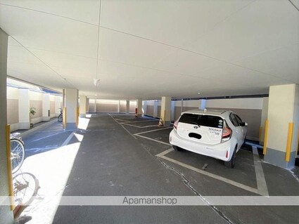 カームハイツ銀杏町[1K/19.3m2]の駐車場