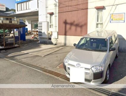サンハイツ宮浦[2LDK/56.12m2]の駐車場1