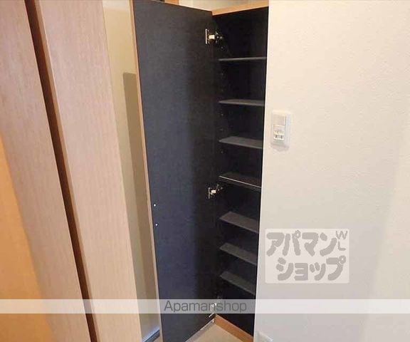 MERGE一条通の内装写真