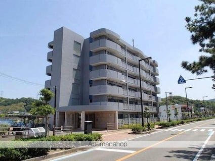 アズゥール[3LDK/70.39m2]の外観5