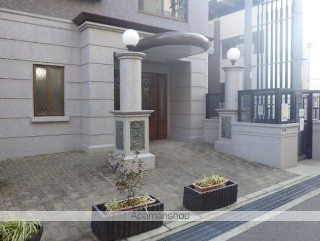フローレンス三原城町の玄関写真