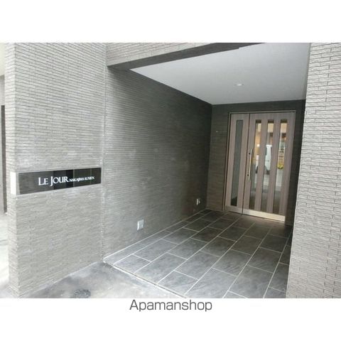 ルジュール中島公園の玄関写真