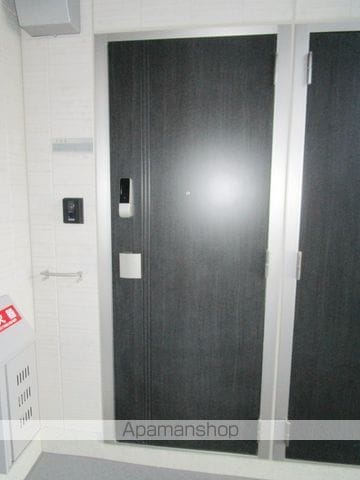 プラシードKの玄関写真