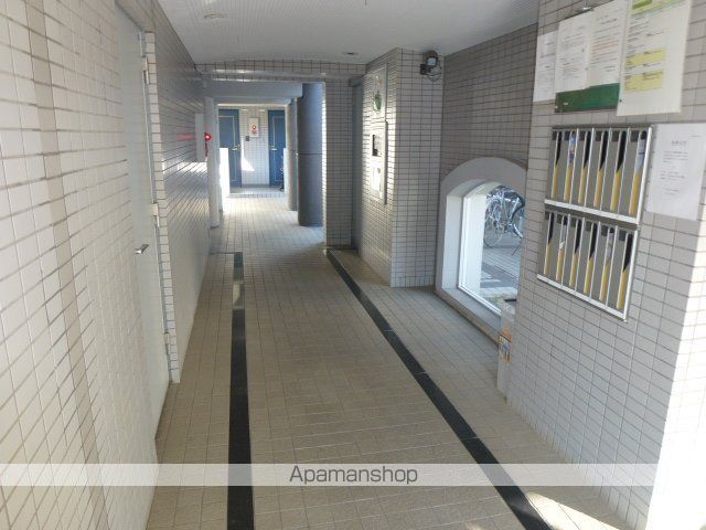 スカイフィールド国立の玄関写真