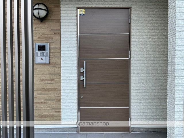レオネクストカーサカメヤマ[1R/26.5m2]のエントランス
