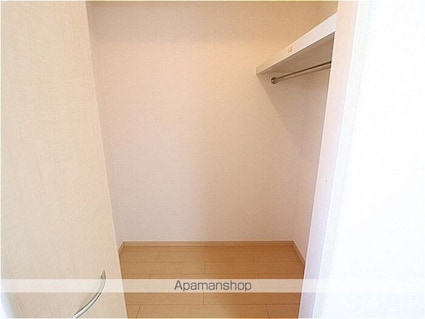 ＲＯＹＡＬ　ＧＡＲＤＥＮ　ＣＡＳＡＨＡＲＡ[2LDK/62.95m2]の収納