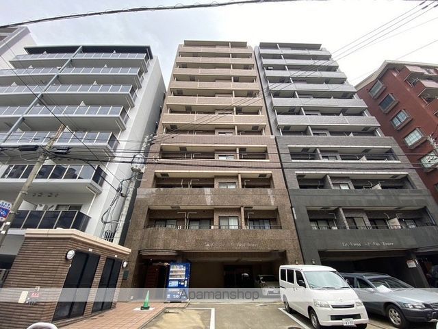 ラフィネス薬院ウエストタワーの外観写真