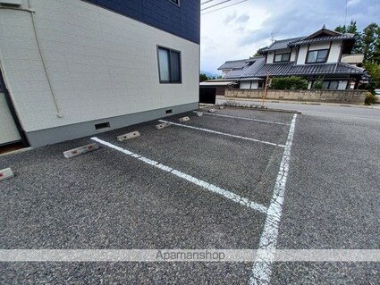 メゾンフィオーレ[2K/42.8m2]の駐車場1