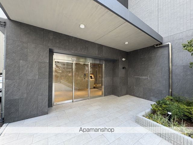 アーバングランデ新大阪の玄関写真