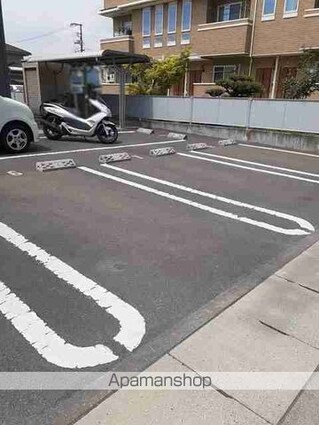 サン・リュミエール[1LDK/40.53m2]の駐車場2