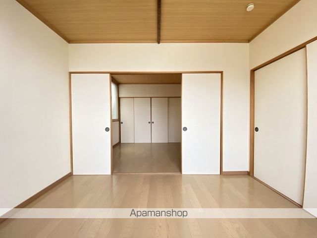 函館市 2階建 築39年の内装写真