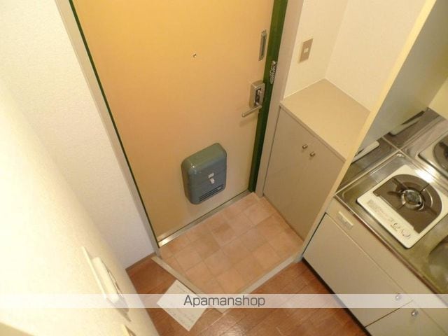 ロータリーマンション出口の内装写真