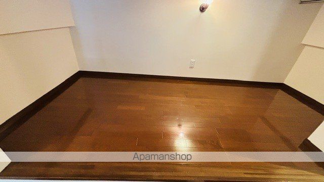 Alte Meister AGORAの内装写真