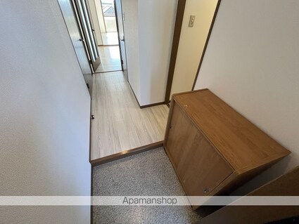 ヴィラアンドゥミル[3DK/56.1m2]の玄関