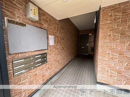 フォブール一色ＳＡＹＡ　Ｂ棟[2LDK/55.89m2]の駐車場1