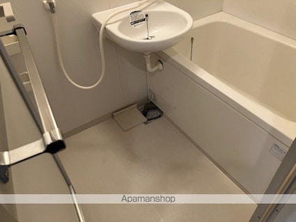 東京都目黒区目黒本町２丁目[1K/25.2m2]のバス