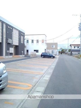 カーチェ稲田[2LDK/59.7m2]の駐車場