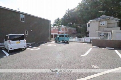 プラシードアルバⅤ[1LDK/46.9m2]の駐車場
