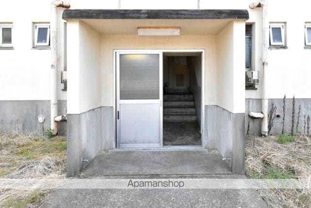 ビレッジハウス富山北4号棟の玄関写真