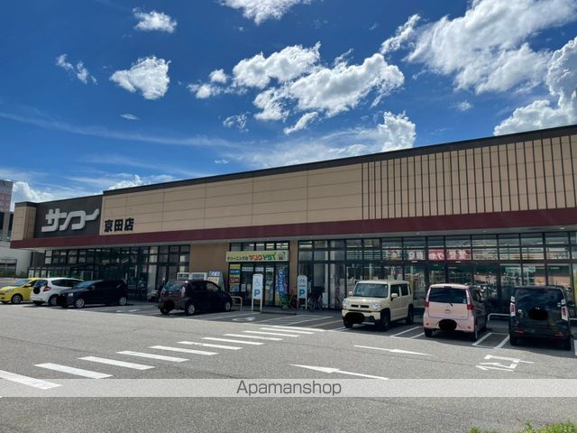 カーサ・ボンディアIの周辺写真