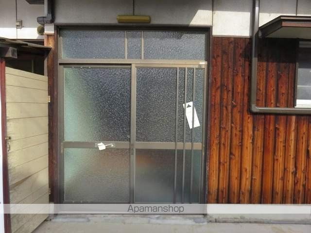 予讃線 伊予小松駅 徒歩8分 2階建 築43年の玄関写真