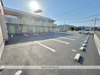 ウォーク，ドント　ラン[1LDK/50.14m2]の駐車場