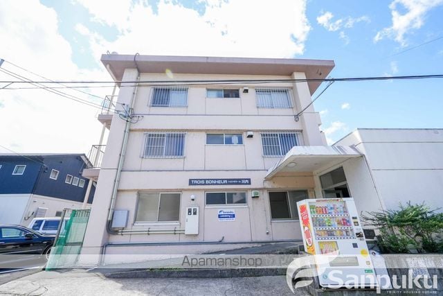 トロワボヌール川内の外観写真