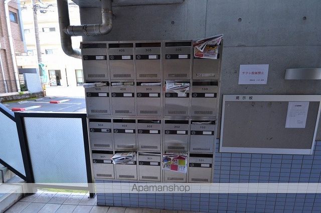 エクレール二軒茶屋の玄関写真