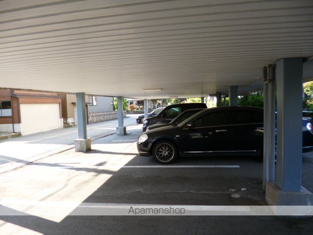 富山市 3階建 築34年の外観写真