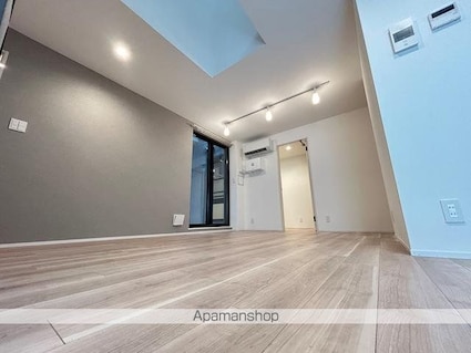 ＬｉｖｅＦｌａｔ西荻窪[3LDK/68.64m2]のリビング・居間1