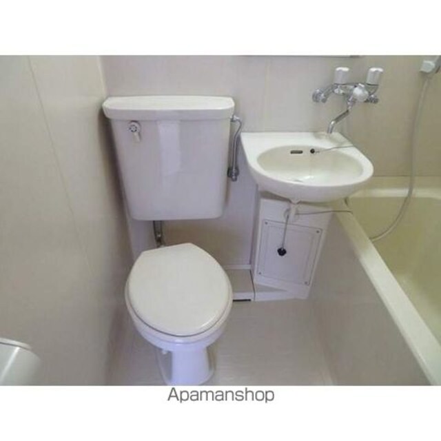 メゾン・ユマニテ[1R/16m2]のトイレ