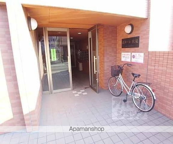 ボヌール伏見の玄関写真
