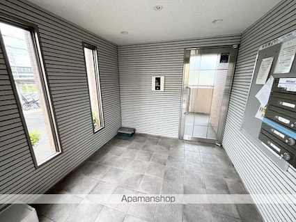 滋賀県長浜市口分田町[2LDK/56.21m2]のエントランス