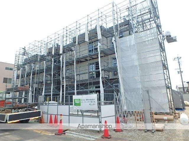 ロイヤル岡崎柱の外観写真