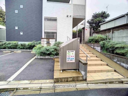 東京都新宿区西落合３丁目[1K/22.03m2]のエントランス2