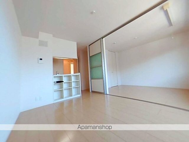 和歌山県和歌山市栄谷[2DK/62.11m2]のリビング・居間