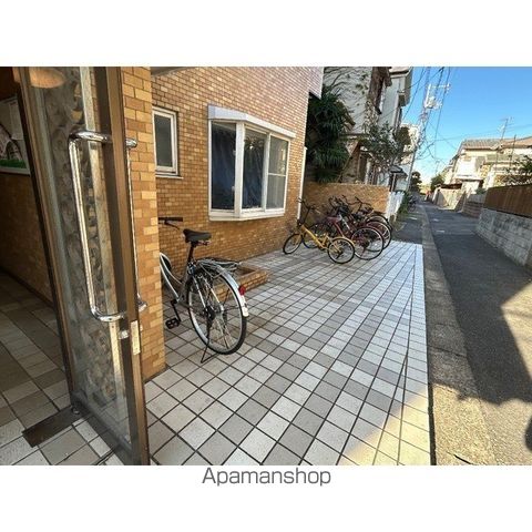 ローズアパートメント泉10番館の外観写真