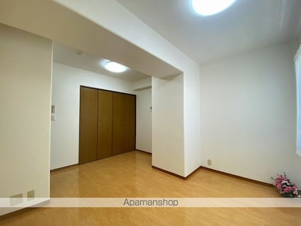 ロイヤル・シャトー一番館[3LDK/80.1m2]のリビング・居間