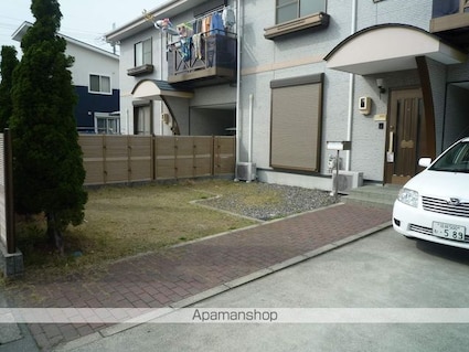 ペジーブル[3LDK/96.76m2]の共用部3