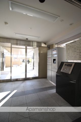アルファライフ岡山駅西の玄関写真