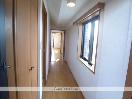 モア・クレスト上池袋[1DK/30.4m2]の玄関1