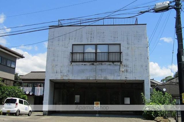 小林市 2階建 築39年の外観写真