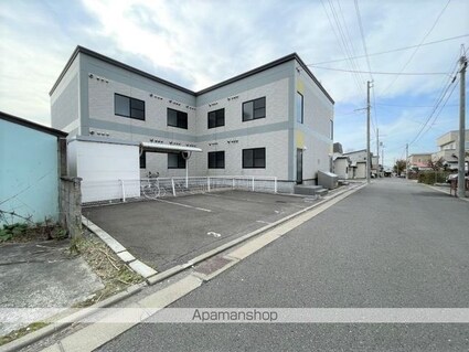 レオパレスドミール湯川[1K/23.18m2]の駐車場