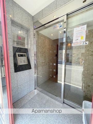 メゾンナカムラ北堀江の玄関写真
